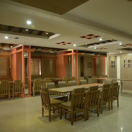 Hotel Sri Sai Krupa Hyderabad Esterno foto