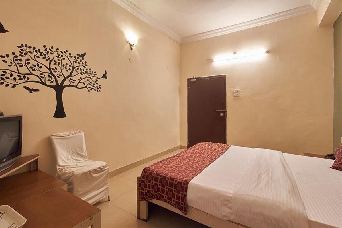 Hotel Sri Sai Krupa Hyderabad Esterno foto