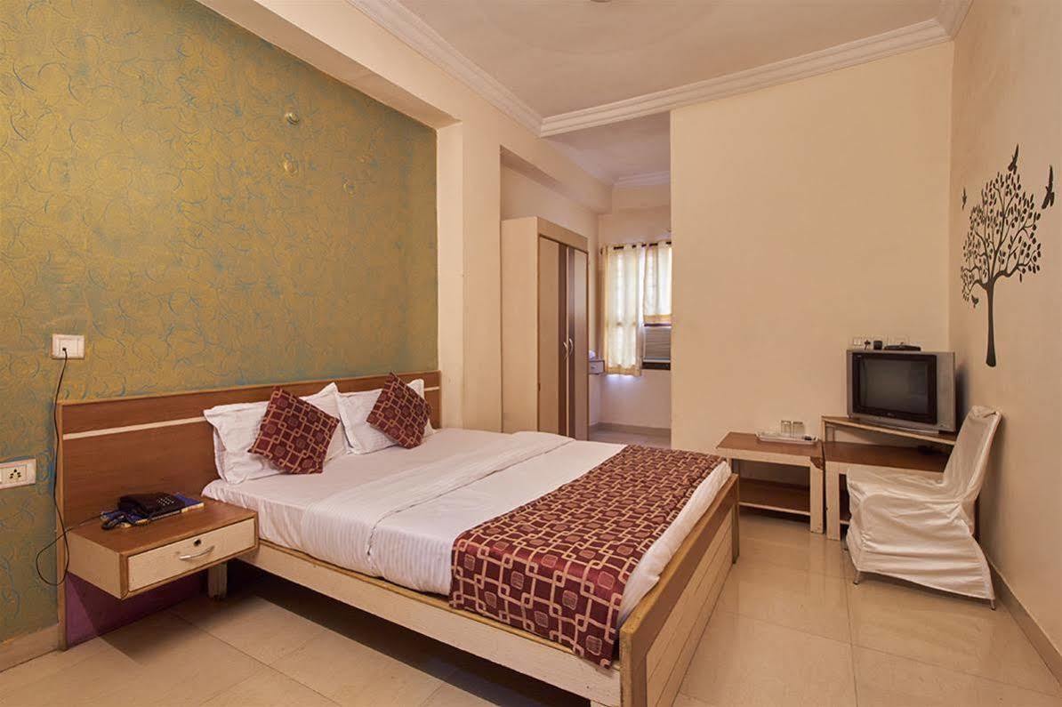 Hotel Sri Sai Krupa Hyderabad Esterno foto